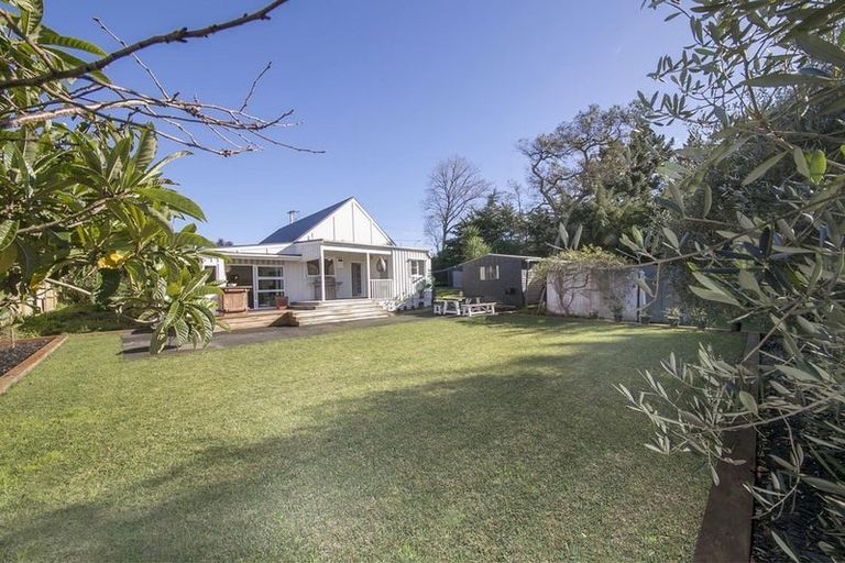 Photo of property in 72 Matua Road, Huapai, Kumeu, 0810