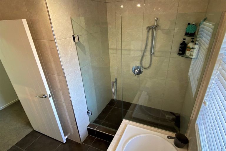 Photo of property in 5 Godwit Place, Waiuku, 2123