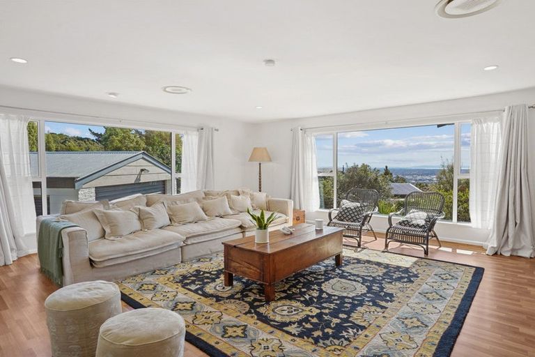 Photo of property in 1 Takahe Drive, Cashmere, Christchurch, 8022