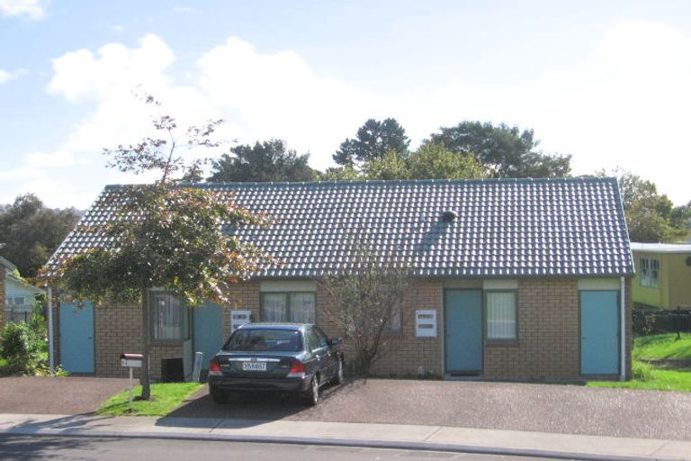 Photo of property in 3/12 Blueridge Close, Sunnyvale, Auckland, 0612