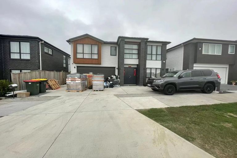 Photo of property in 23 Hakinakina Drive, Flat Bush, Auckland, 2019