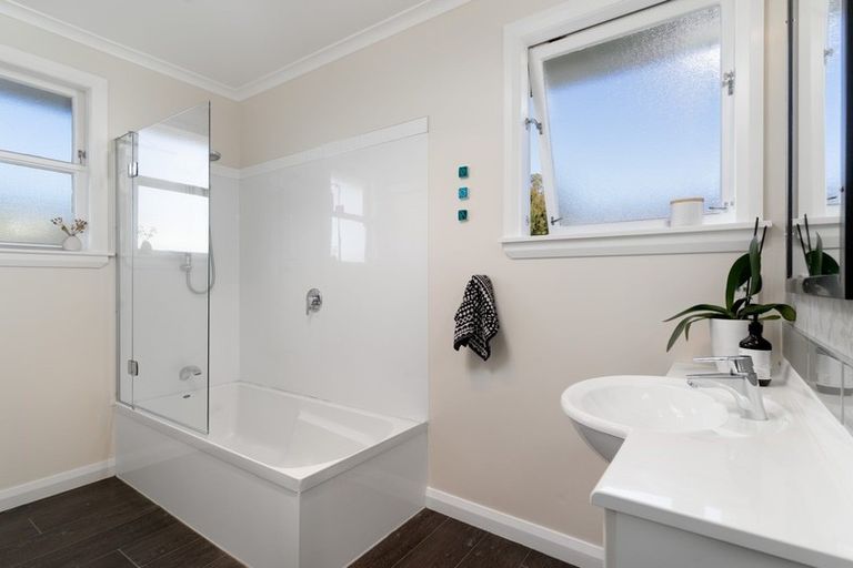 Photo of property in 22 Humphries Street, Greytown, 5712