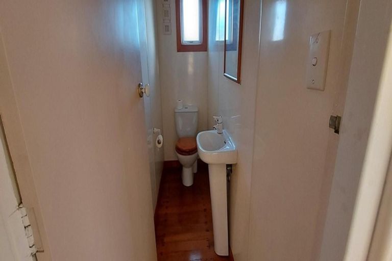 Photo of property in 434 Old Te Atatu Road, Te Atatu Peninsula, Auckland, 0610