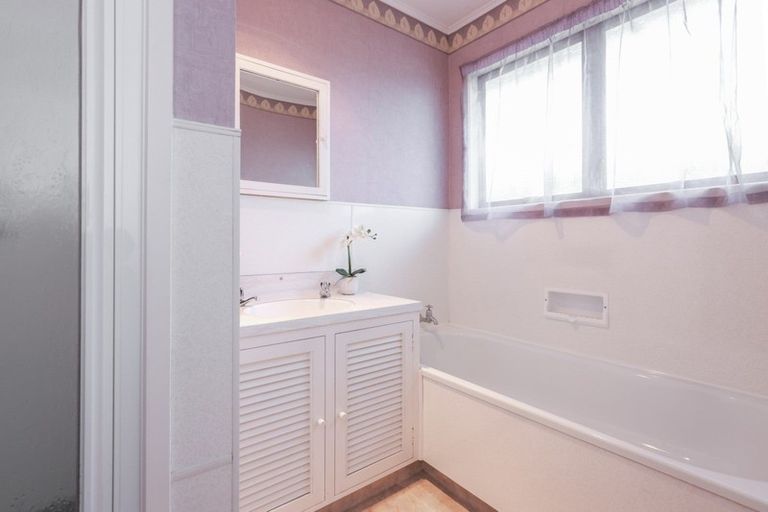 Photo of property in 1/211 Ikanui Road, Frimley, Hastings, 4120