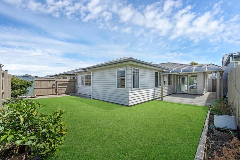 Photo of property in 9 Rere Close, Takanini, 2112