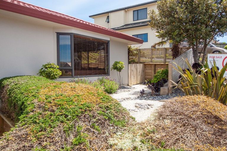 Photo of property in 35 Waverton Terrace, Churton Park, Wellington, 6037
