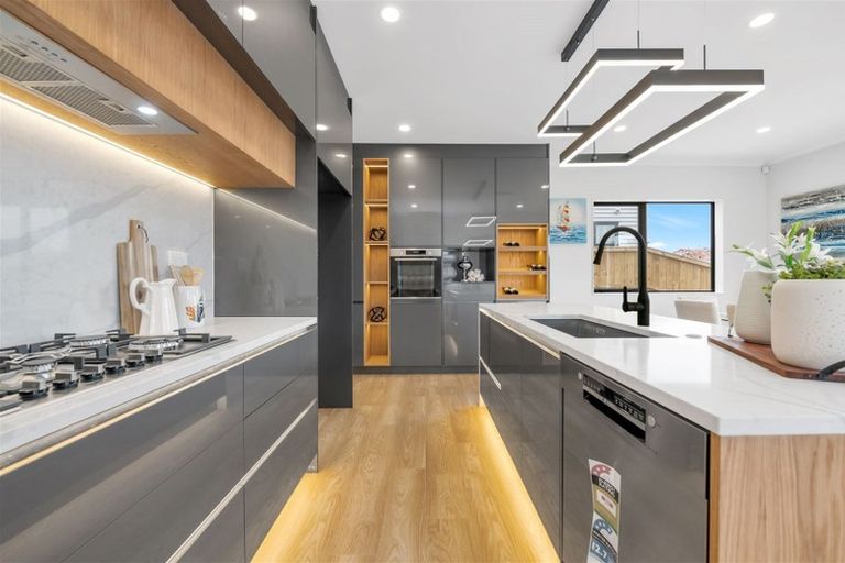 Photo of property in 1 Hing Street, Flat Bush, Auckland, 2019