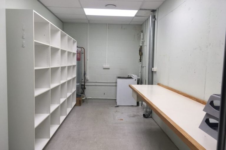 Photo of property in 4/9 Broderick Road, Johnsonville, Wellington, 6037