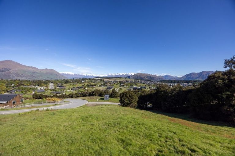 Photo of property in 7 Highfield Ridge, Wanaka, 9305