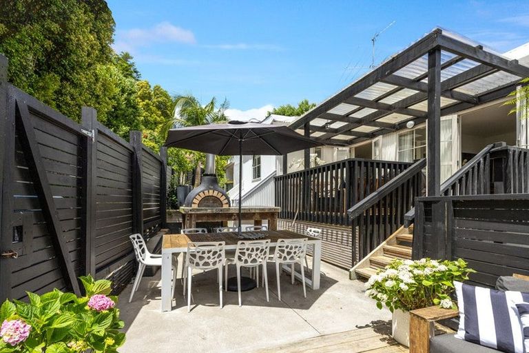 Photo of property in 1/35 Newhaven Terrace, Mairangi Bay, Auckland, 0630