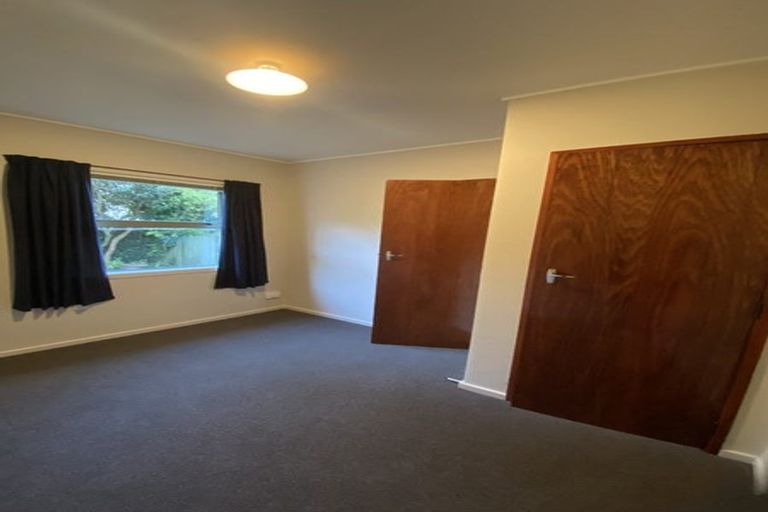 Photo of property in 21f7 Collins Avenue, Tawa, Wellington, 5028