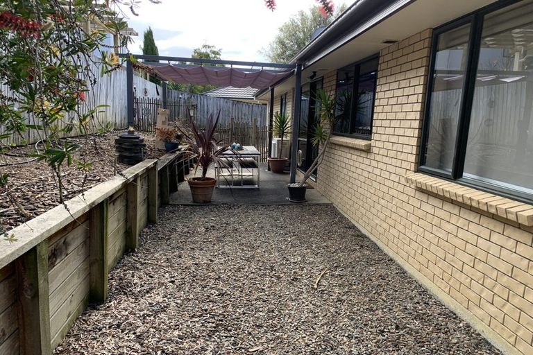 Photo of property in 9 Meharg Place, Fairview Heights, Auckland, 0632