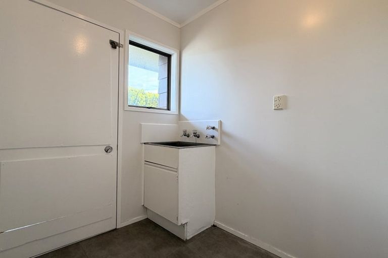 Photo of property in 8 Jillteresa Crescent, Half Moon Bay, Auckland, 2012