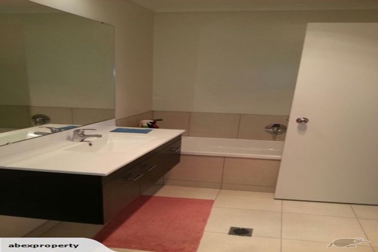 Photo of property in 22 Station Street, Hobsonville, Auckland, 0616