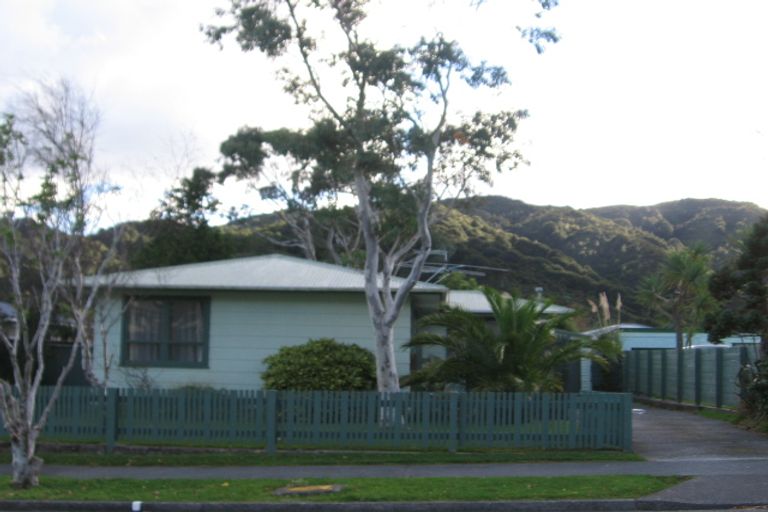 Photo of property in 13 Manurewa Grove, Wainuiomata, Lower Hutt, 5014
