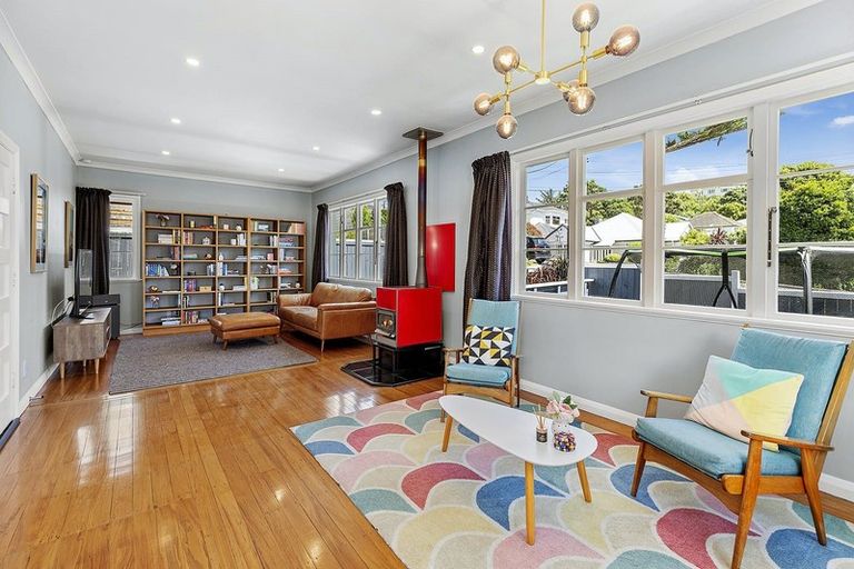 Photo of property in 18 Raumati Terrace, Khandallah, Wellington, 6035