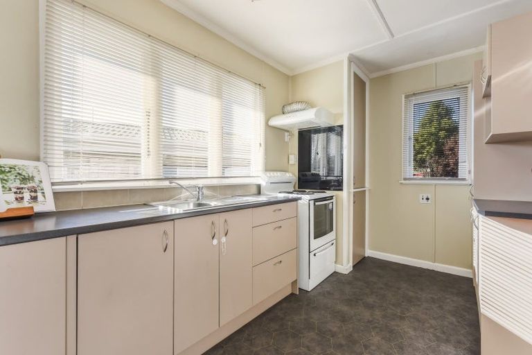 Photo of property in 1/50 Parkers Road, Tahunanui, Nelson, 7011