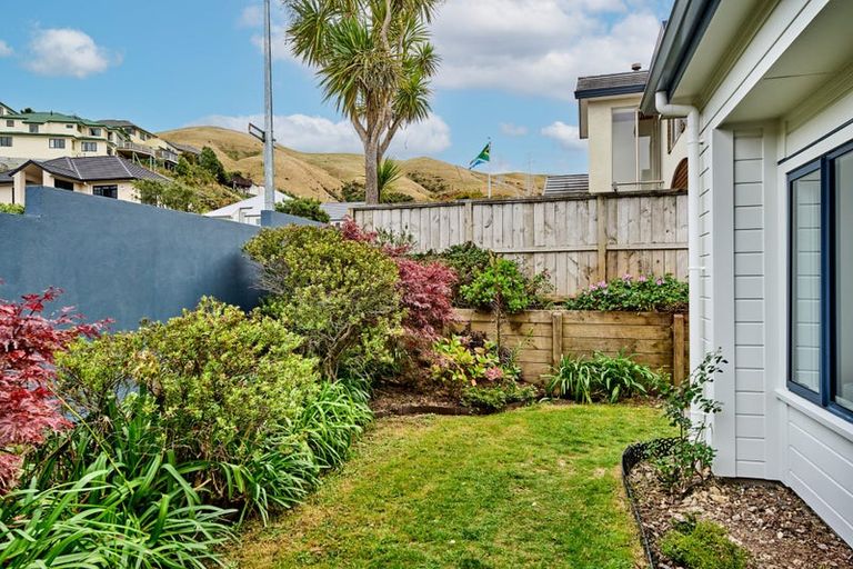 Photo of property in 32 Amesbury Drive, Churton Park, Wellington, 6037