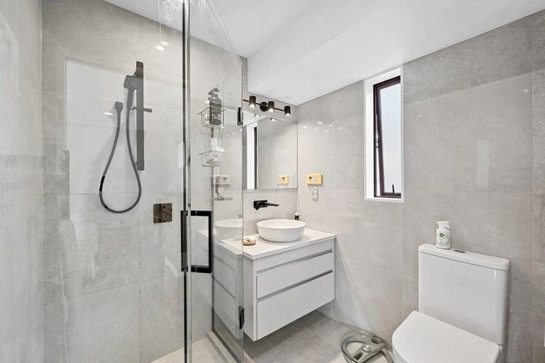 Photo of property in 41 Kent Terrace, Riverhead, 0820