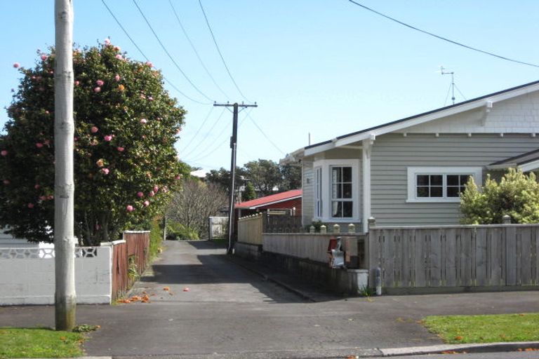 Photo of property in 14 Chilman Street, Strandon, New Plymouth, 4312