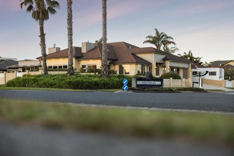 Photo of property in 1 Sanctuary Key, Papamoa Beach, Papamoa, 3118