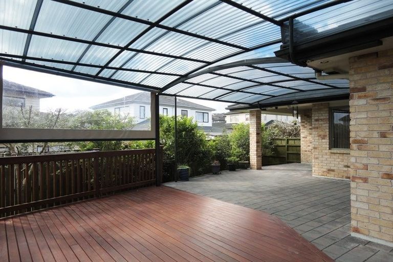 Photo of property in 11 Kaitune Drive, Flat Bush, Auckland, 2016