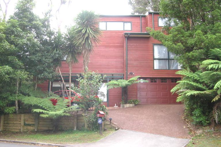 Photo of property in 2/13 Fernwood Grove, Bayview, Auckland, 0629