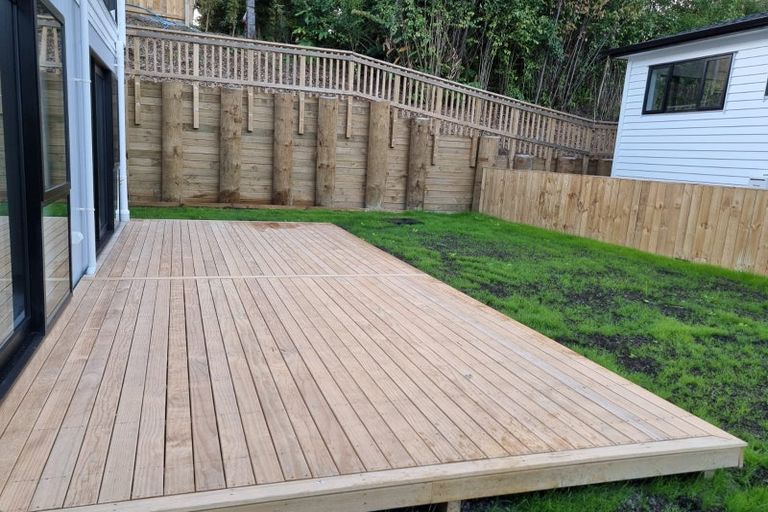 Photo of property in 8b South Lynn Road, Titirangi, Auckland, 0604