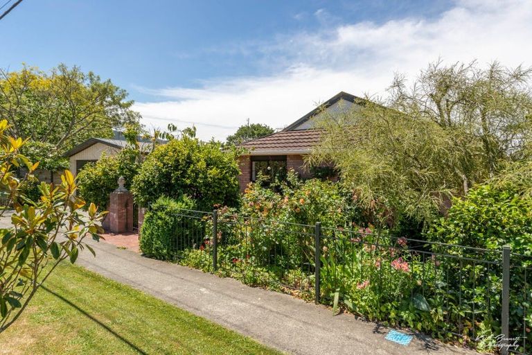 Photo of property in 2b Terminus Street, Silverstream, Upper Hutt, 5019