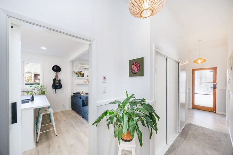 Photo of property in 15 Colombo Street, Hokowhitu, Palmerston North, 4410