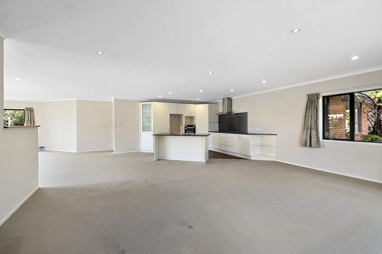 Photo of property in 72 Karamea Street, Whalers Gate, New Plymouth, 4310