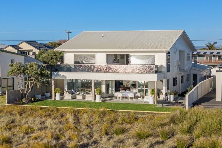 Photo of property in 85 Karewa Parade, Papamoa Beach, Papamoa, 3118