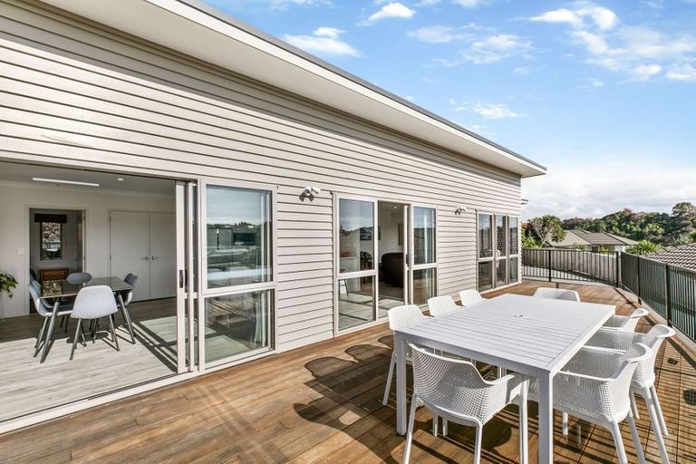 Photo of property in 14 Ko Place, Pyes Pa, Tauranga, 3112