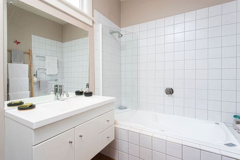 Photo of property in 45 Lindsay Street, St Albans, Christchurch, 8014