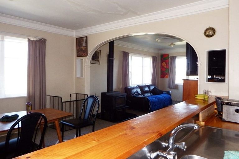 Photo of property in 1 Princess Street, Marton, 4710