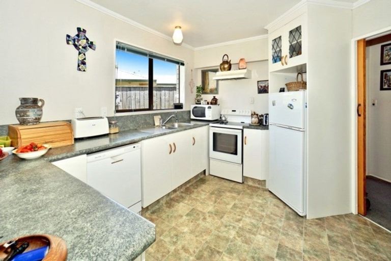 Photo of property in 2 Randell Place, Te Puke, 3119