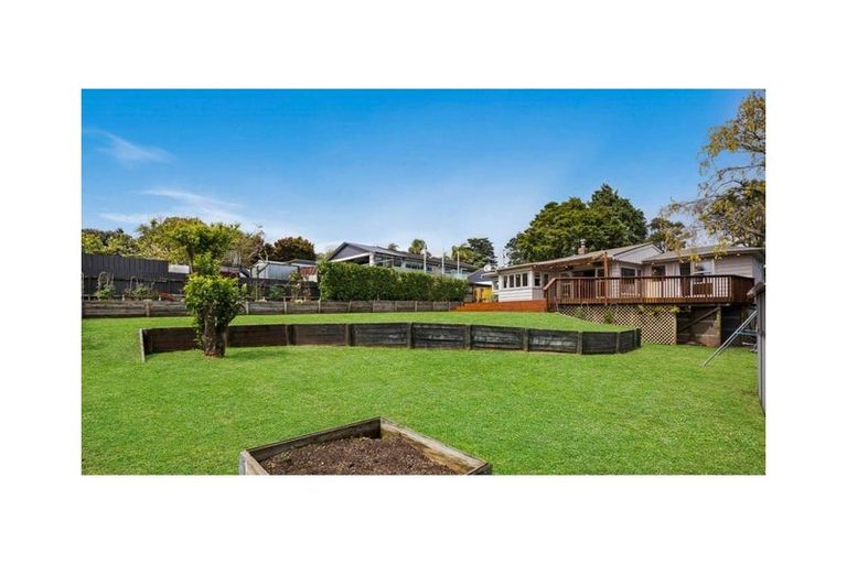 Photo of property in 16 Red Hill Road, Red Hill, Papakura, 2110