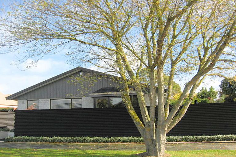 Photo of property in 2/6 Parr Place, Ilam, Christchurch, 8041