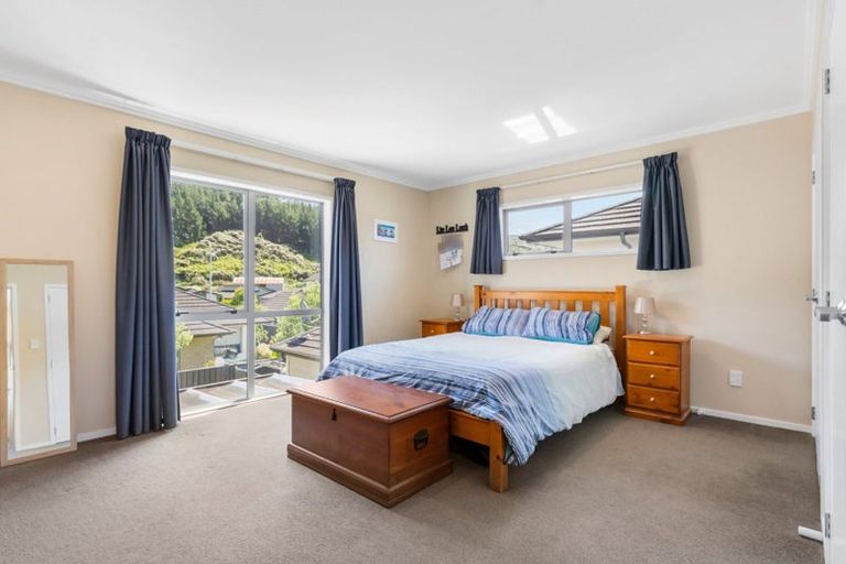 Photo of property in 1 Chalfont Road, Silverstream, Upper Hutt, 5019