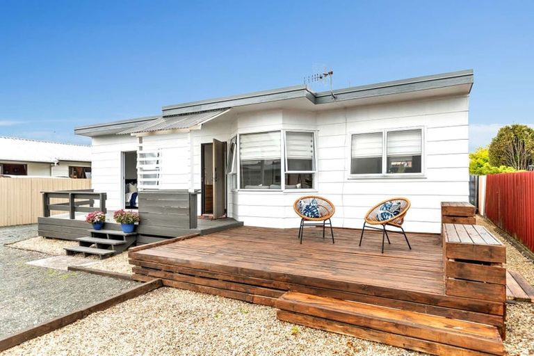 Photo of property in 17a Kawaha Point Road, Fairy Springs, Rotorua, 3015