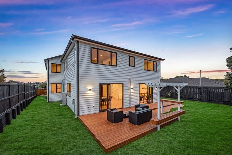 Photo of property in 11 Alexandra Street, Riverhead, 0820