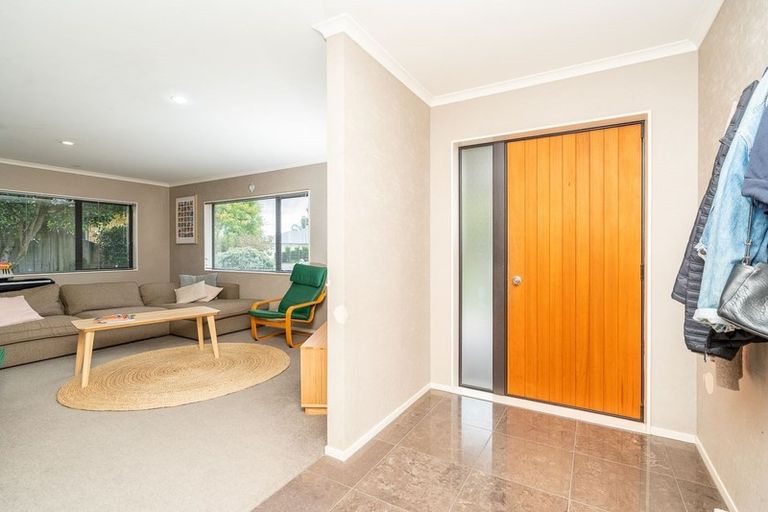 Photo of property in 16 Ravenscourt Place, Huntington, Hamilton, 3210