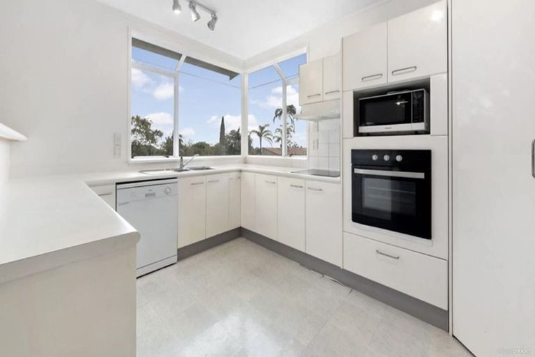 Photo of property in 249 Golf Road, Titirangi, Auckland, 0604