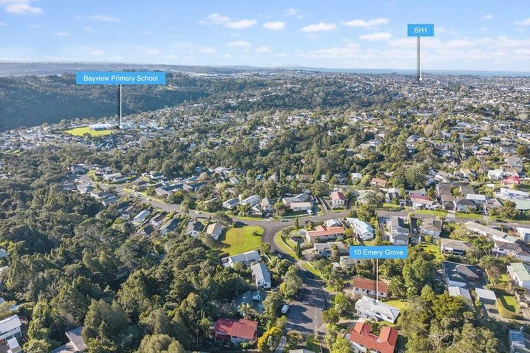 Photo of property in 10 Emery Grove, Bayview, Auckland, 0629