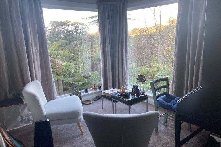 Photo of property in 40 Garden Road, Northland, Wellington, 6012