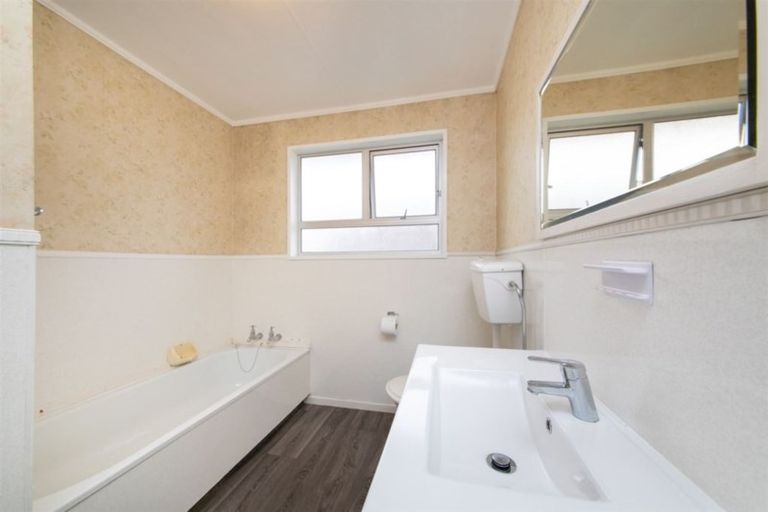 Photo of property in 102 Fairs Road, Milson, Palmerston North, 4414