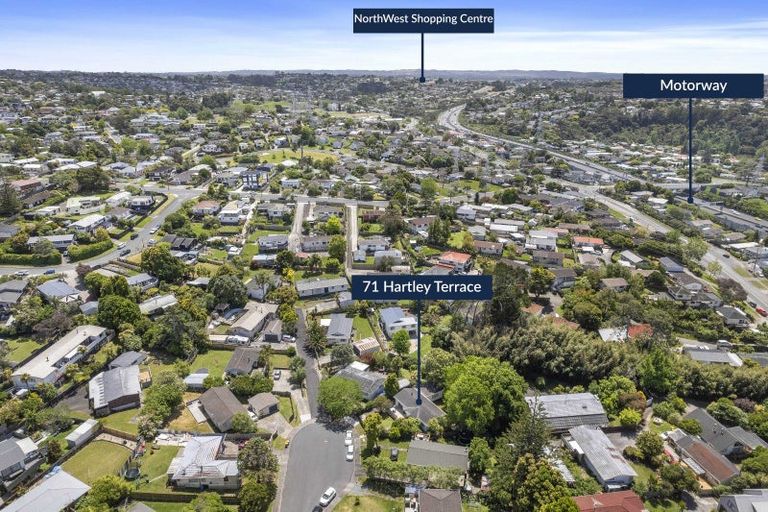Photo of property in 71 Hartley Terrace, Massey, Auckland, 0614