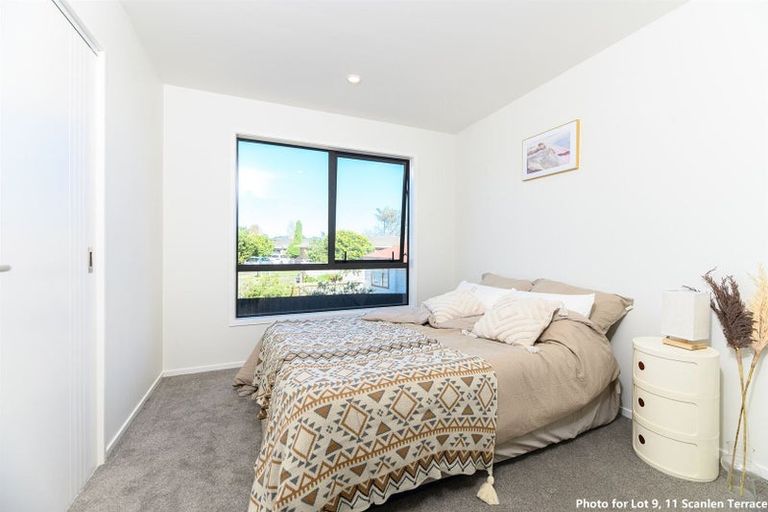Photo of property in 10/11 Scanlen Terrace, Kelston, Auckland, 0602