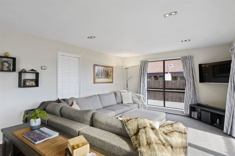 Photo of property in 12 O'halloran Drive, Halswell, Christchurch, 8025