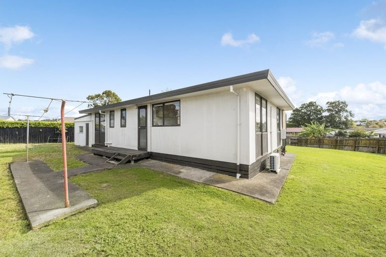 Photo of property in 11 Starforth Place, Henderson, Auckland, 0612